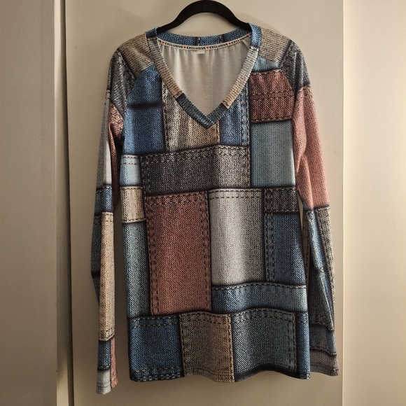 Exclusive Women's Patchwork V-Neck Long Sleeve Blouse - Picture 1 of 5
